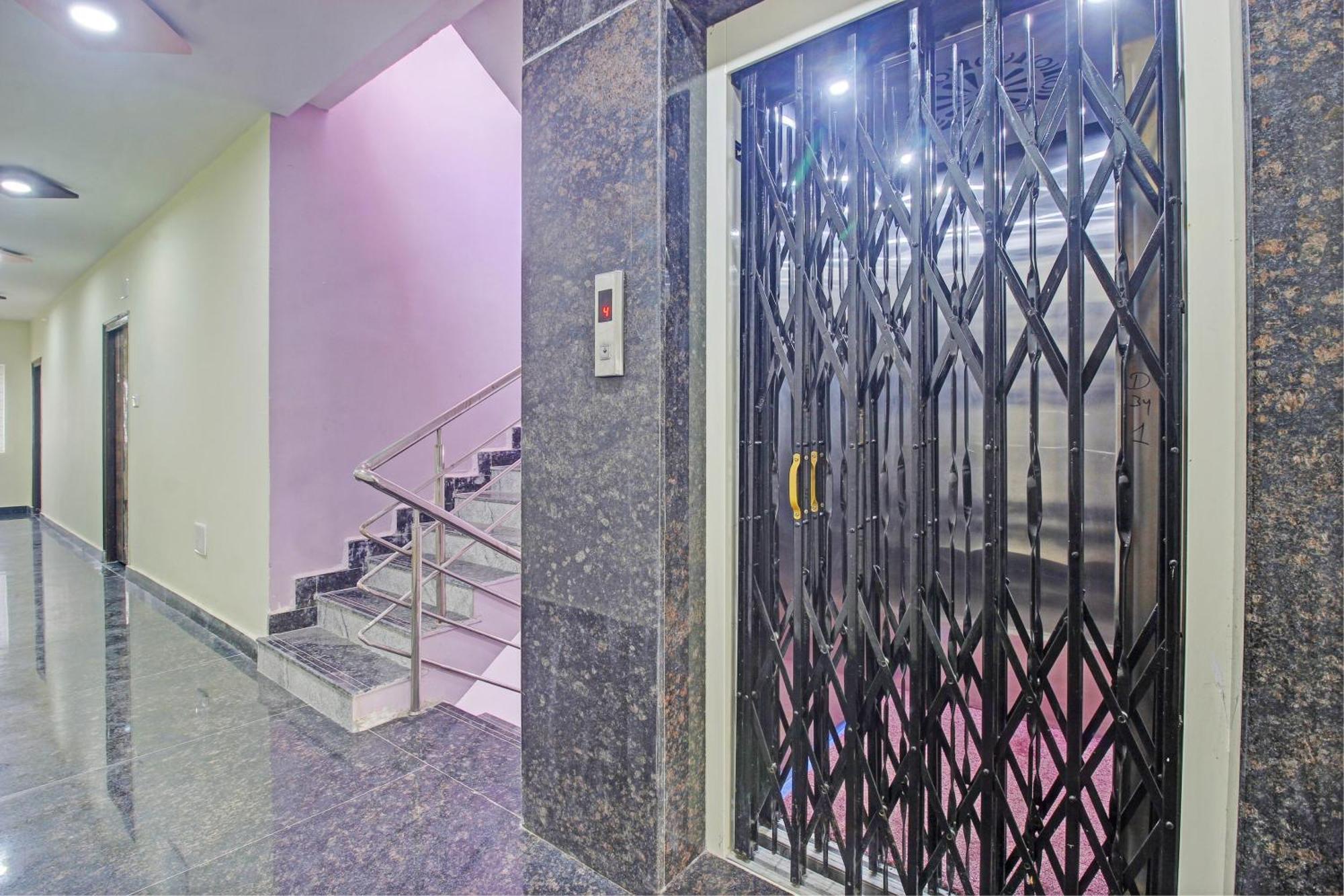 Super Hotel O Sri Nirvana Pride Ibrahimpatan Екстер'єр фото
